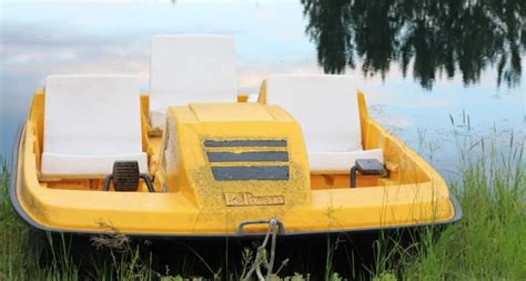 Choosing the Right Paddle Boat